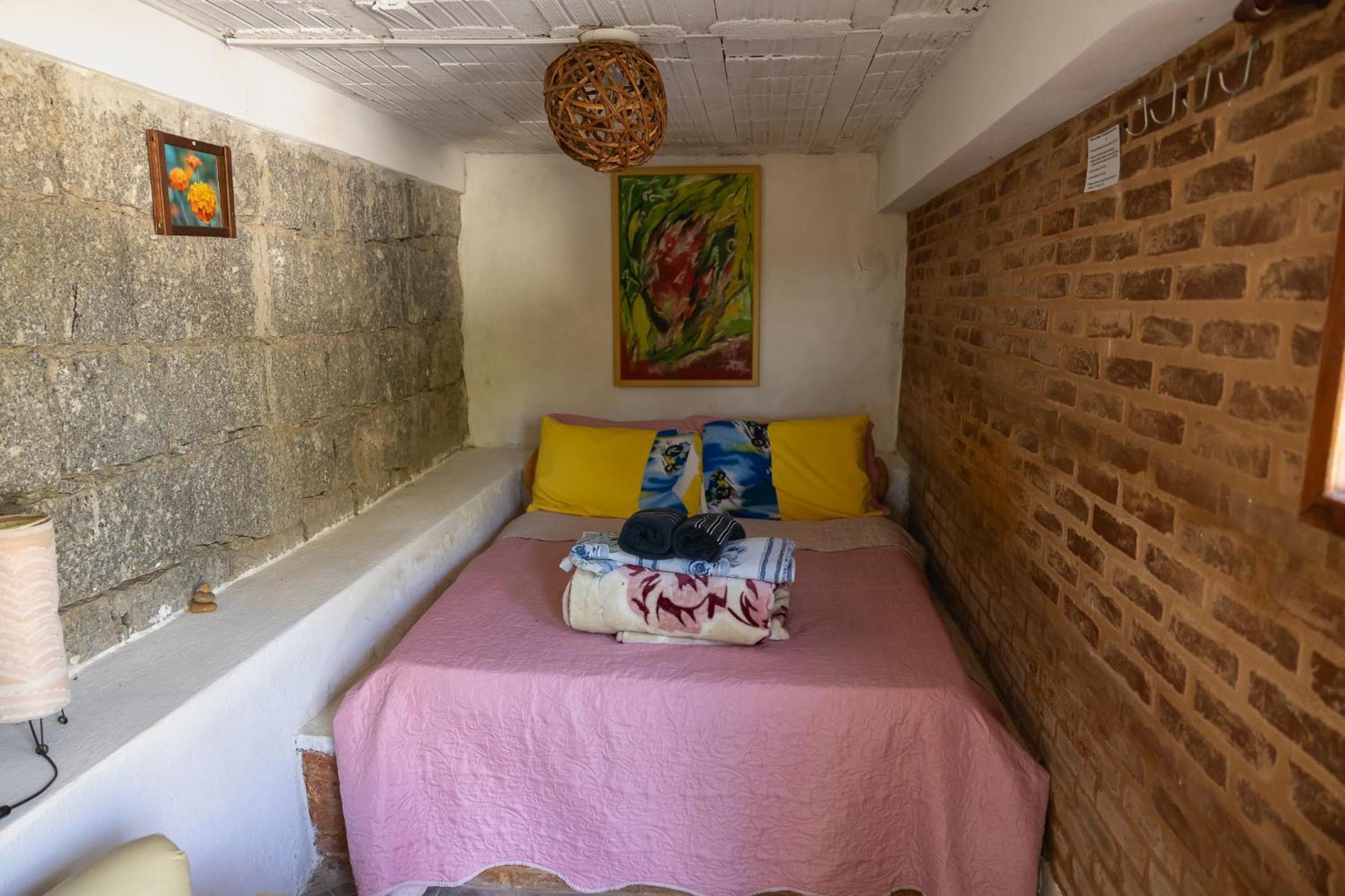 Hostel Yellow House Mg Итамонте Екстериор снимка