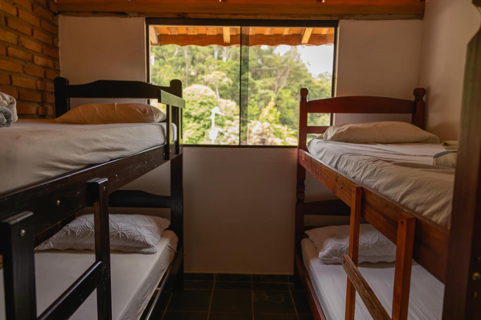 Hostel Yellow House Mg Итамонте Екстериор снимка
