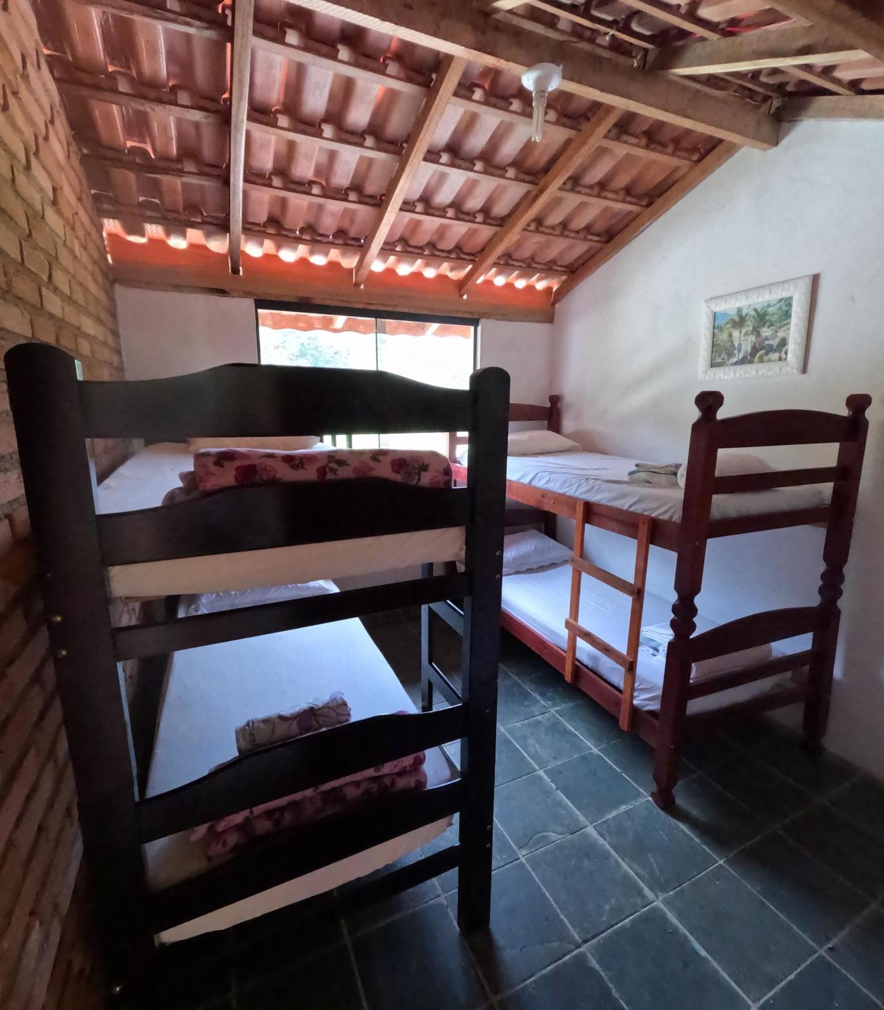 Hostel Yellow House Mg Итамонте Екстериор снимка