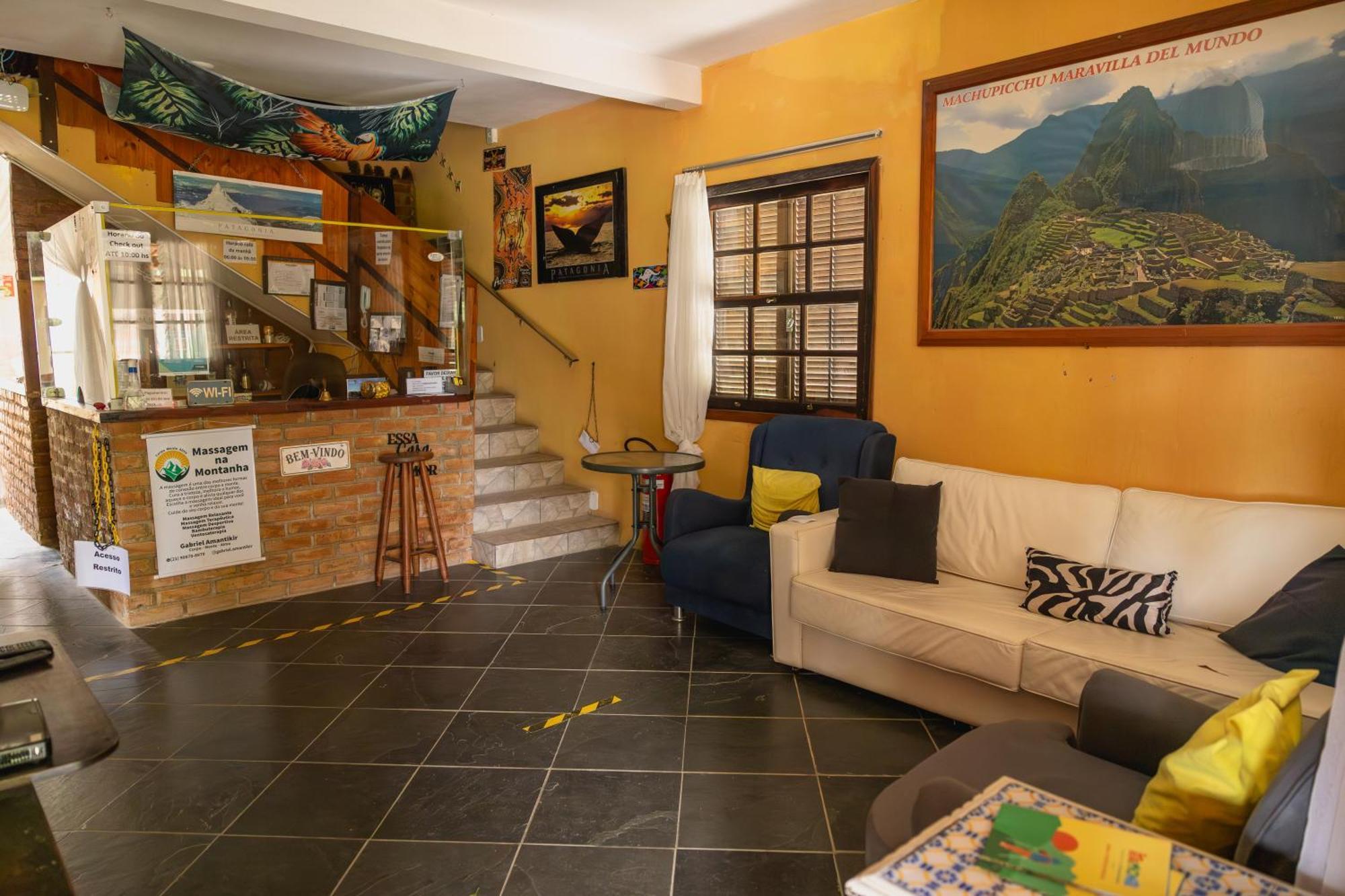 Hostel Yellow House Mg Итамонте Екстериор снимка