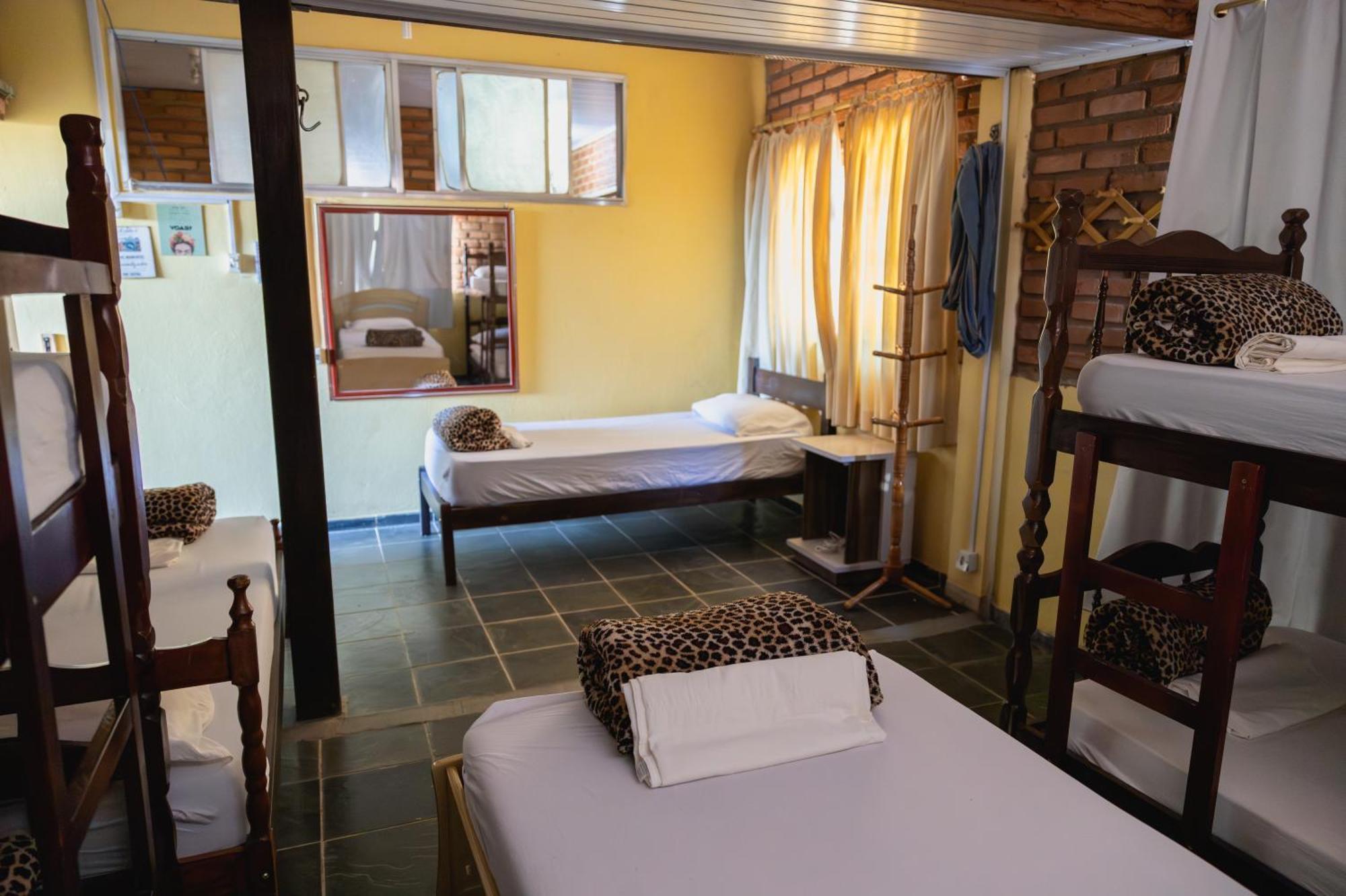 Hostel Yellow House Mg Итамонте Екстериор снимка