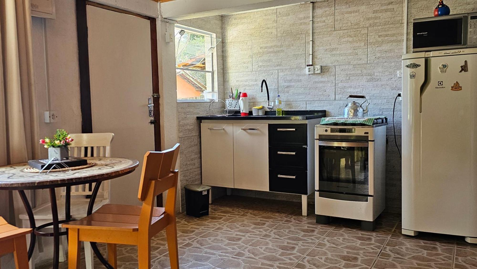 Hostel Yellow House Mg Итамонте Екстериор снимка